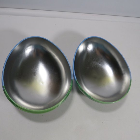 M&M's Easter Egg Shaped Metal Tin Red M&Ms Character with Rabbit Ears - Picture 2 of 7